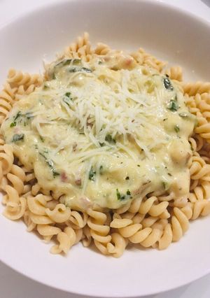 Tejszínes-krémsajtos cukkini szalonnás alappal recept fotója