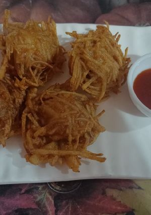 লাচ্ছা চিকেন পকোড়া (laccha chicken pakora recipe in Bengali) রেসিপির প্রধান ছবি
