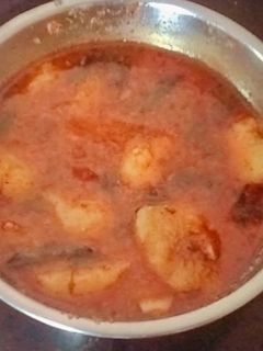 बटाटा रस्सा भाजी (batata rassa bhaji recipe in marathi) रेसिपी चे मुख्य फोटो