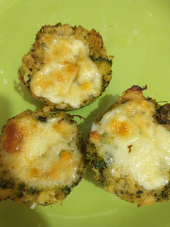 Una foto de Muffins salados de brócoli y queso. Sin tacc🥦🥦🥦