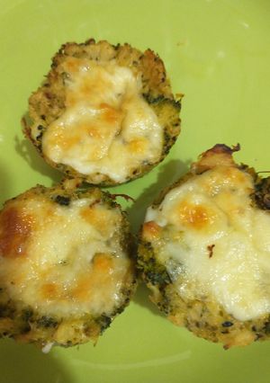 Una foto de Muffins salados de brócoli y queso. Sin tacc🥦🥦🥦
