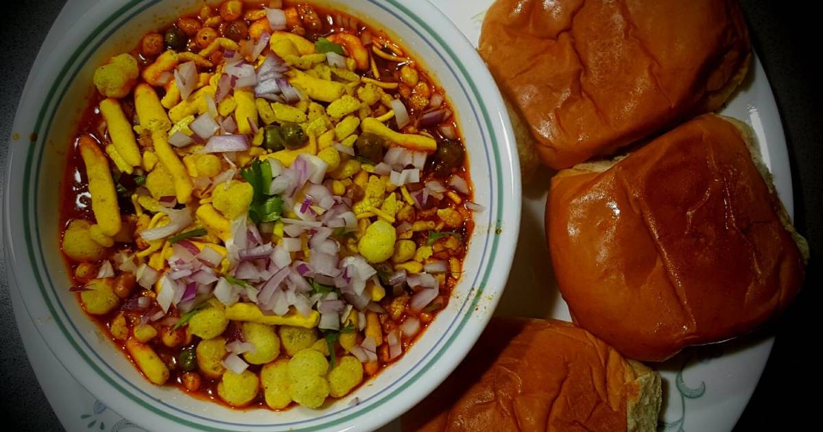 Onion Gsrlic Powder For Misal Pav : Annapurna Misal Pav ...