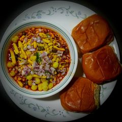 A picture of Misal Pav.