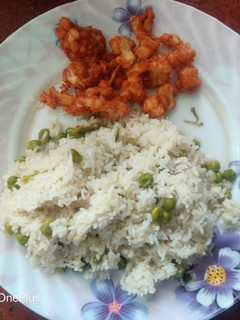 பட்டாணி புலாவ் (Pattaani pulao recipe in tamil) செய்முறை முக்கிய புகைப்படம்
