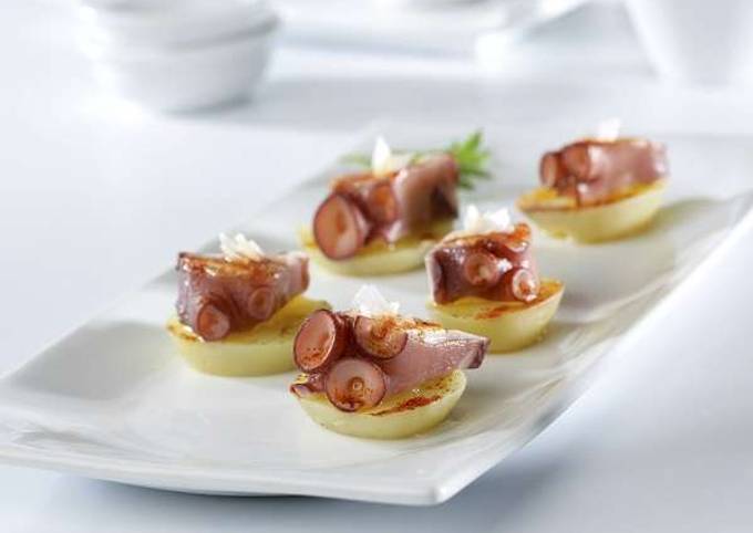 Octopus with potato and sea salt Recipe