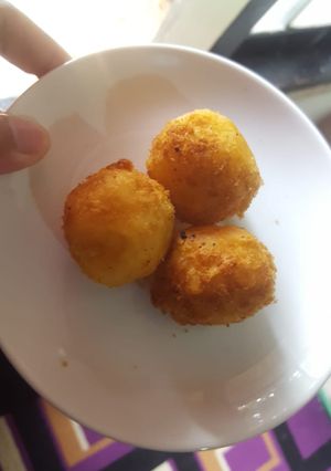Foto resep Jemblem Singkong / Bola-Bola Singkong Gula Merah