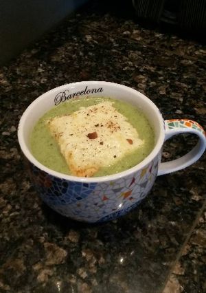 A picture of Simple healthy Broccoli Soup .