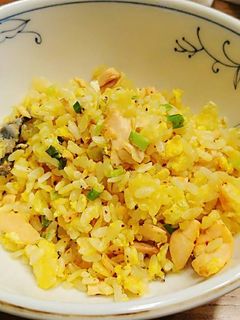 黃金鮭魚炒飯 的食譜成品照片