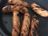 Chorizo santarrosano asado con cerveza