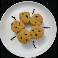 A picture of Wheat flour papaya muffins.