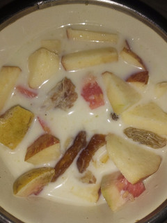 ஃபூரூட் சாலட் (Fruit salad recipe in tamil) செய்முறை முக்கிய புகைப்படம்