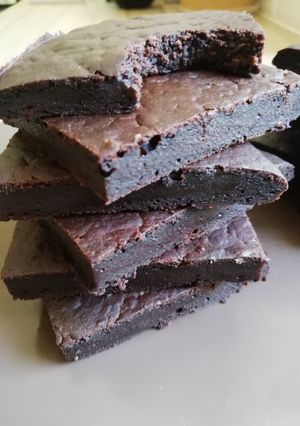 Une photo de Gâteau vegan cacao et confiture 🍓