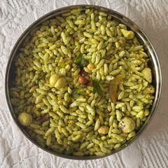A picture of Curry Leaves Flavoured Sev Mamra (Karuvepille Pori).
