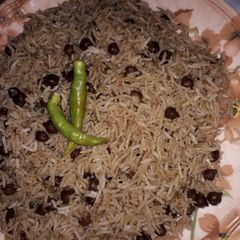 A picture of Kala chana pulao.