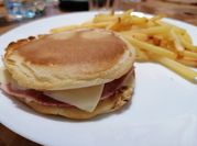 Une photo de toastinette et jambon