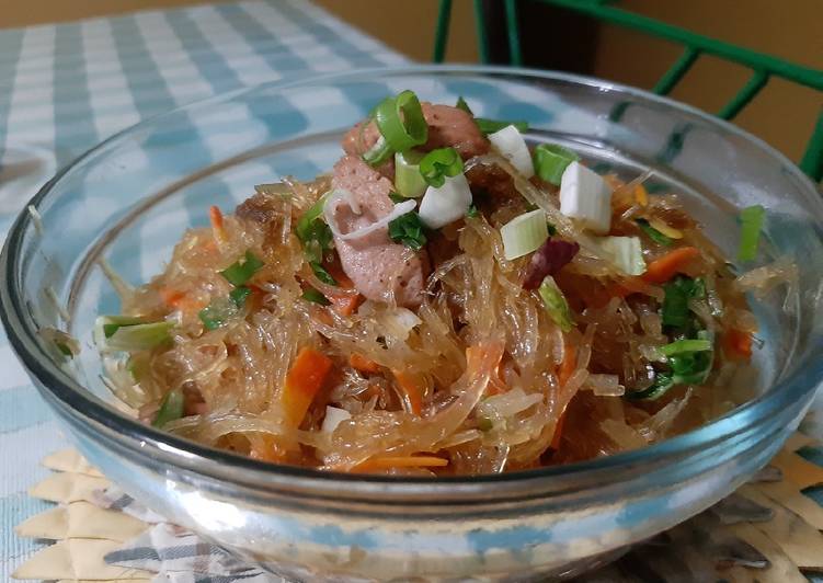 Bagaimana Membuat Sohun with vegetable beef sausage yang Lezat Sekali
