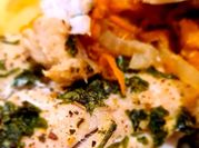 Una foto de pescado al horno