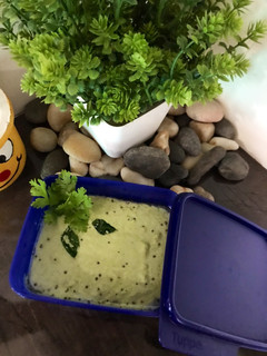 ઈડલી ની ચટણી(idli ni chutney recipe in Gujarati) રેસીપી મુખ્ય ફોટો