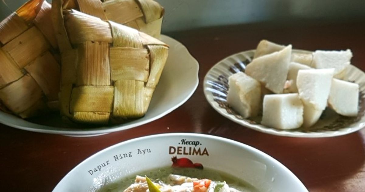 350. Kupat dan Sayur Tempe Ayam
