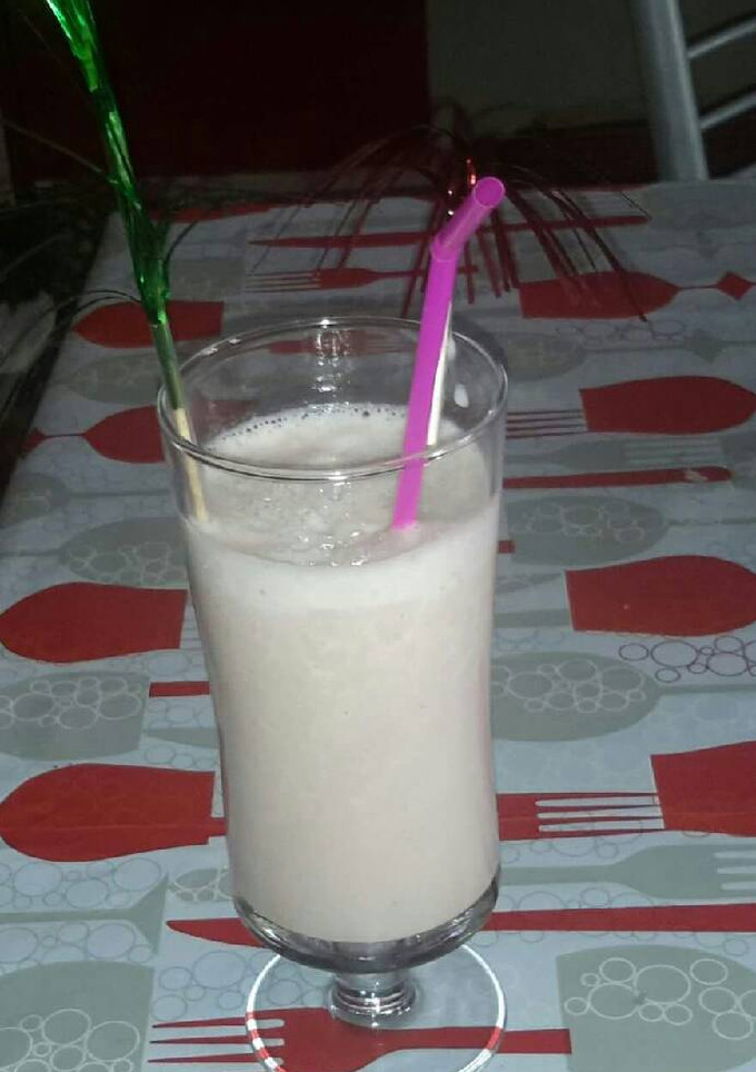 Una foto de Batido de fresas y plátano light
