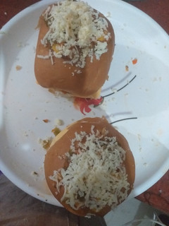 बर्गर पिज़्ज़ा (Burger Pizza recipe in Hindi) रेसिपी मुख्य फोटो