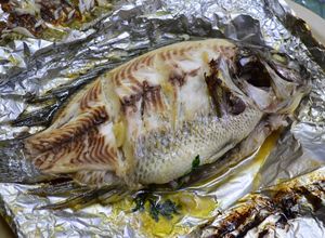 Una foto de Mojarra empapelada