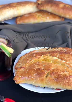 A picture of Hawaiian calzones.