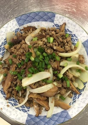 Hình của món Thịt băm xào nấm.