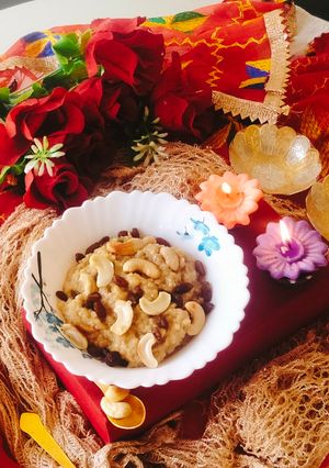 A picture of Gud wali KHEER 🥰 Bihari chhath Pooja Bhog Prasad 😋.