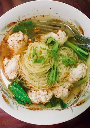 รูปของ บะหมี่เหลืองน้ำใสไก่ก้อนร้อนๆ🍜💛🍗 #เมนูเส้น #อร่อยได้ไม่ง้อร้าน