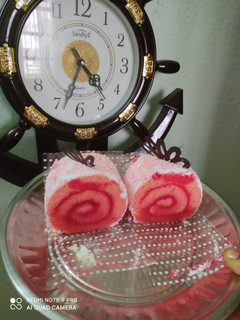 ஜாம் ரோல் கேக் (Jam roll cake recipe in tamil) செய்முறை முக்கிய புகைப்படம்