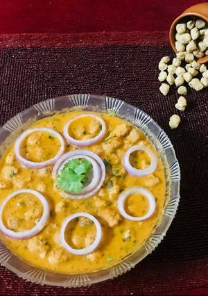 A picture of Soya chunks curry.