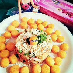 A picture of Schezwan rice.