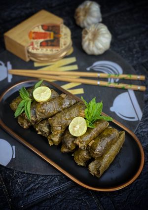 صورة لوصفة ورق عنب بالأرز العنبر