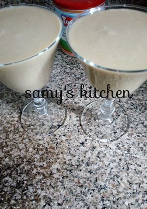 A picture of Banana &coconut smoother.