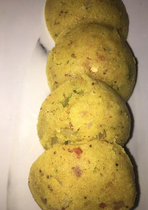 A picture of Veg idli.