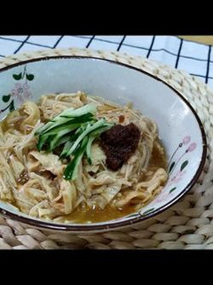 【蔬食家常料理】簡單做出春水堂金菇豆皮 的食譜成品照片