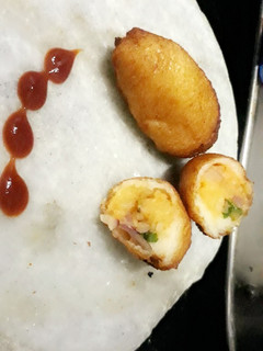 A picture of Bread roll.