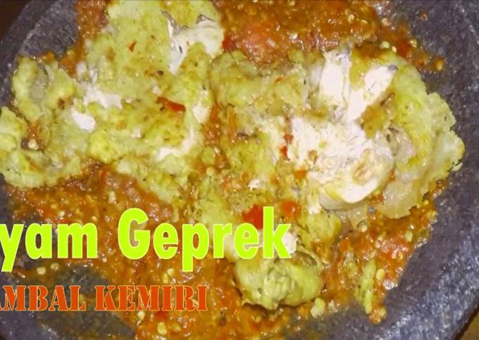 Ayam Geprek Sambal Kemiri Pedas