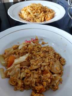 Foto resep Magelangan (Nasi goreng campur mie)