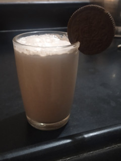 A picture of Oreo shake.