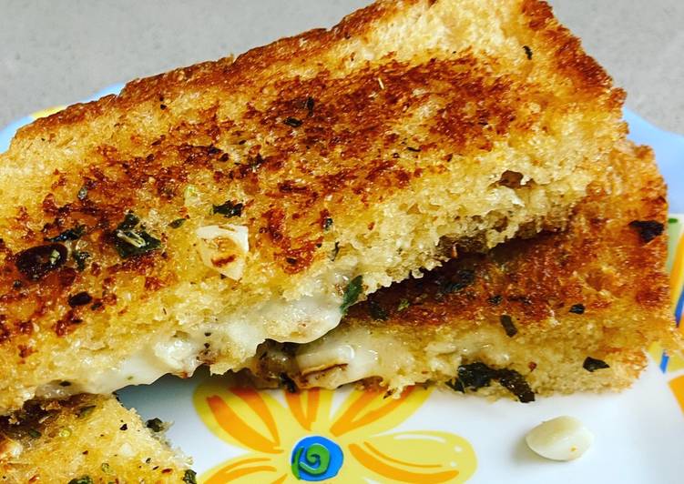 Step-by-Step Guide to Make Award-winning Garlic bread on pan