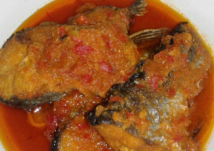 Ikan patin bumbu balado