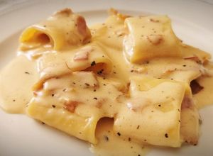 Foto principal de Paccheri con Panceta a la crema de Camembert