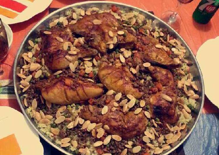 اوزي باللحمة المفرومة والدجاج المشوي