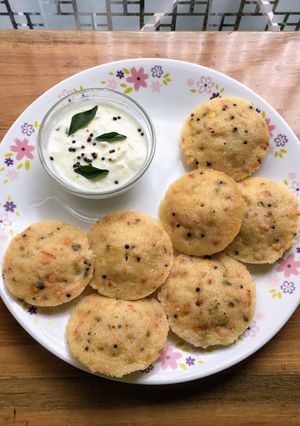 A picture of Masala Rava Idli.