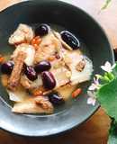 Canh nấm hầu thủ hầm thuốc bắc