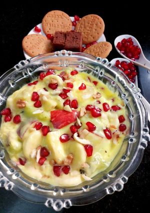 A picture of Fruit custard Trifle Pudding.