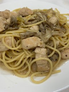 清炒雞肉菇菇義大利麵 的食譜成品照片