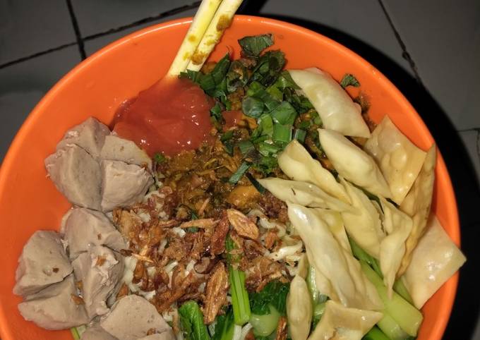 Mie ayam kecap aye